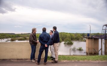 EL GOBERNADOR ROGELIO FRIGERIO Y EL INTENDENTE FRANCISCO AZCUÉ ENCABEZARON EL COMITÉ DE EMERGENCIA EN CONCORDIA ANTE LA CRECIENTE DEL RÍO URUGUAY